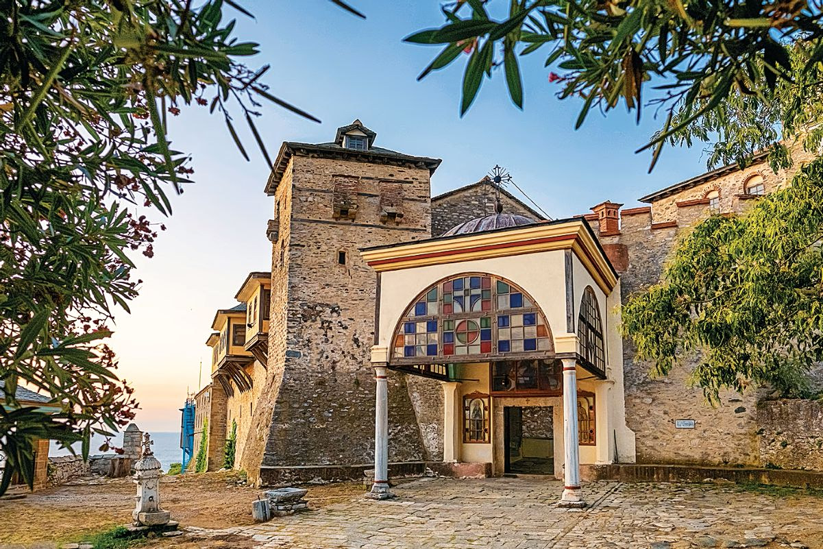 Athos Zone: Mount Athos in the Age of Apps