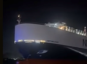 Car Carrier Neptune Ethos Runs Aground off Salamina