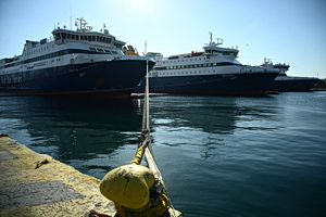 Greece Lifts Ferry Ban, but Travel Disruptions Persist