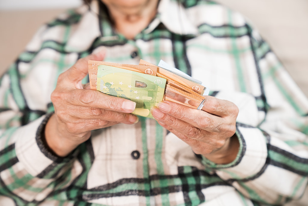 Pensions: Inflation Wipes Out Small Annual Increases