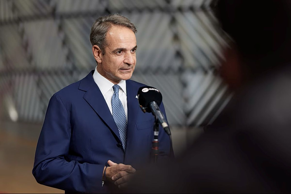 PM Mitsotakis Touts EU Fiscal Win as Summit Splits Over Energy