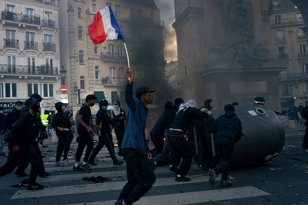 France’s Unrest Deepens Political Crisis Ahead of Elections