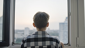 Child Poverty Declines in Greece, New Study Finds