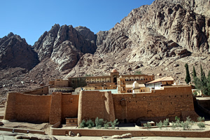 Greek Church Unanimously Backs Sinai Archbishop in Egypt Talks