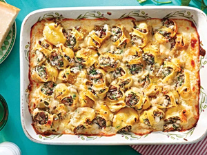 Cheese-Stuffed Pasta Shells with Ground Chicken