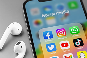 Greece to Vote on Social Media Ban for Under-15s
