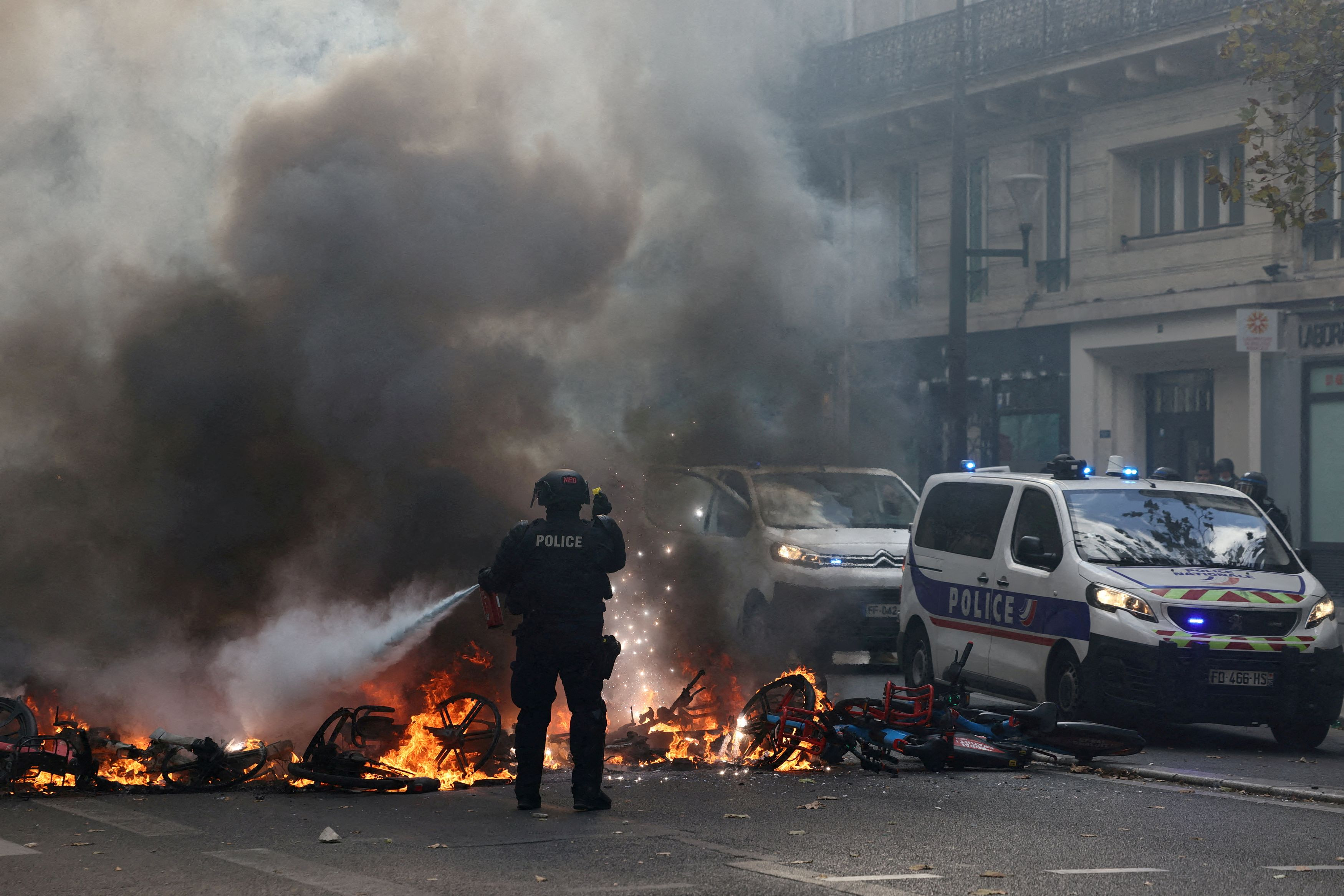 Eight Charts That Show the Depth of France’s Financial Crunch