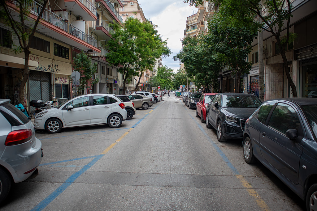 Athens Drivers Lose 37 Hours a Year Searching for Parking