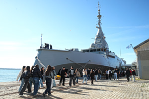 Crowds flock to Greek Frigate ‘Kimon’ in Thessaloniki