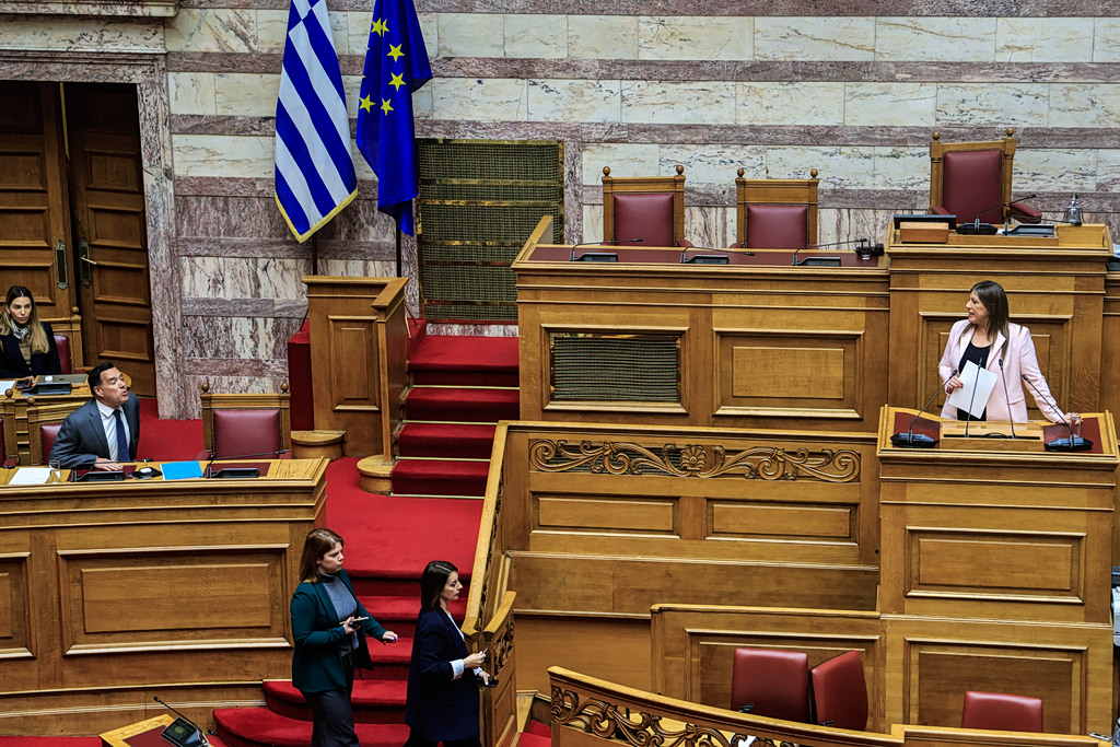 Georgiadis, Konstantopoulou Clash In Parliament Over Israel