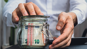 The Keys to Greece’s New Savings Accounts for Young People