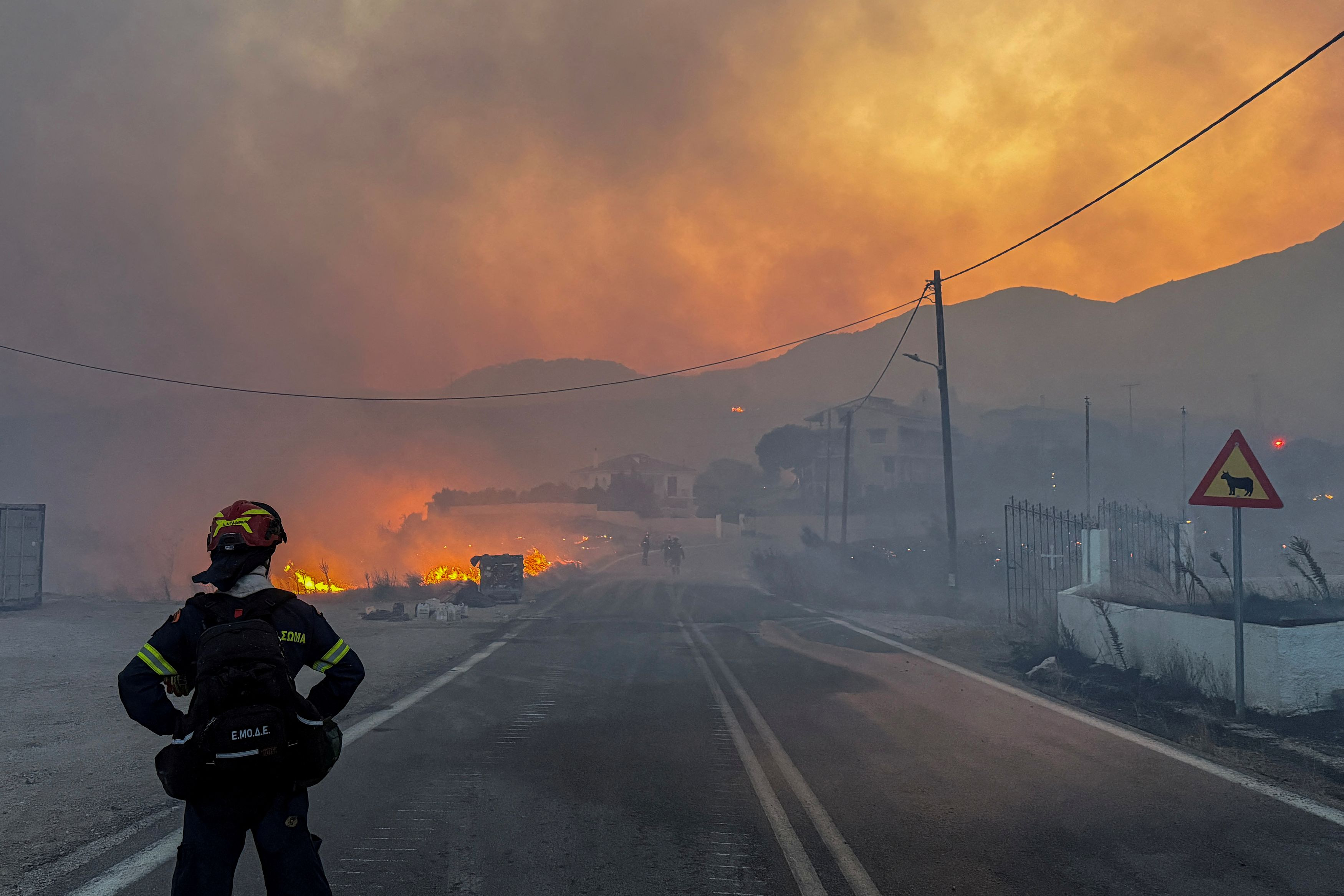 Greece Tightens Fire Safety Rules for Telecom Towers in Forests