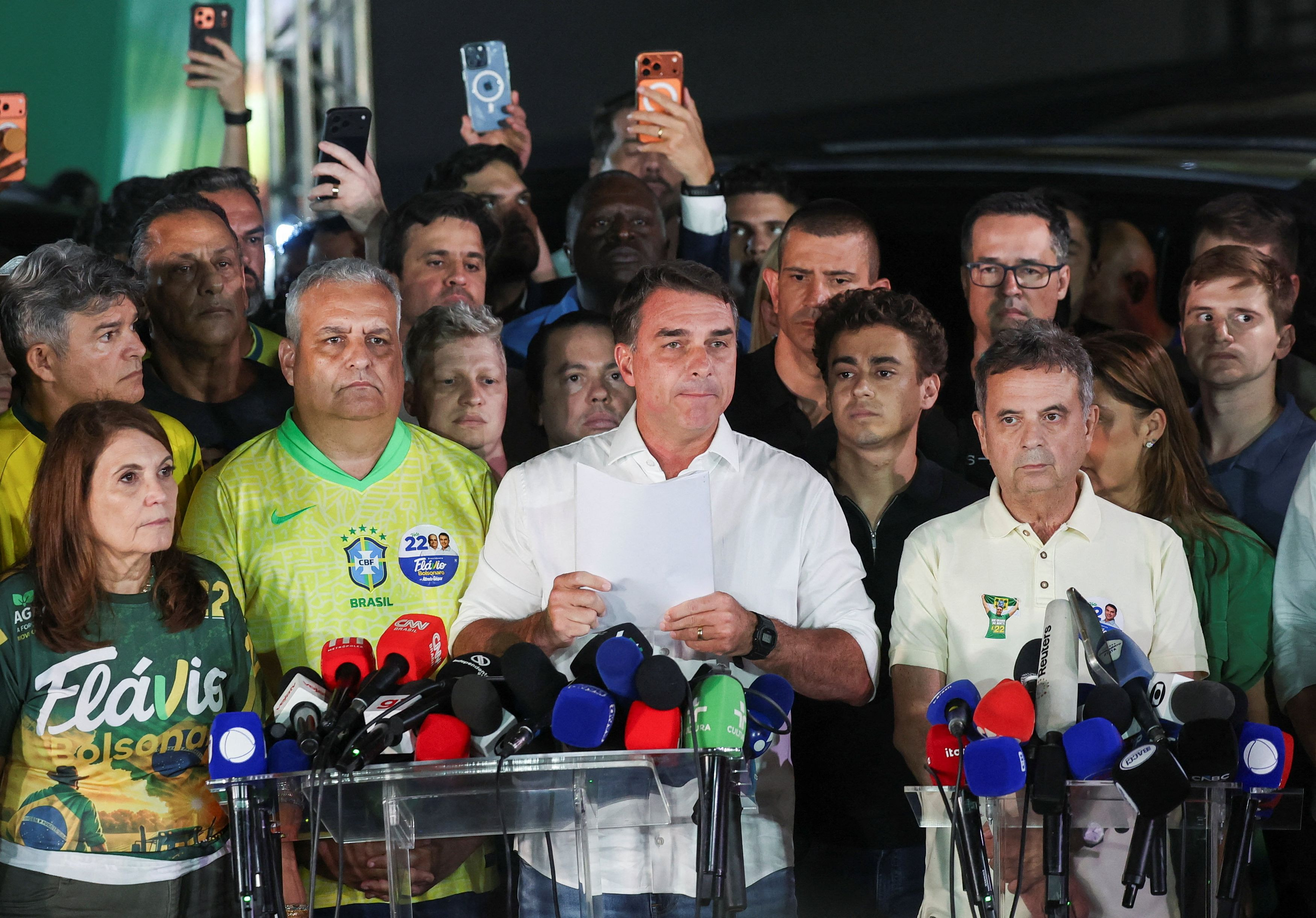 U.S. to Issue Visa for Brazil’s Flávio Bolsonaro as Questions Swirl About His Location