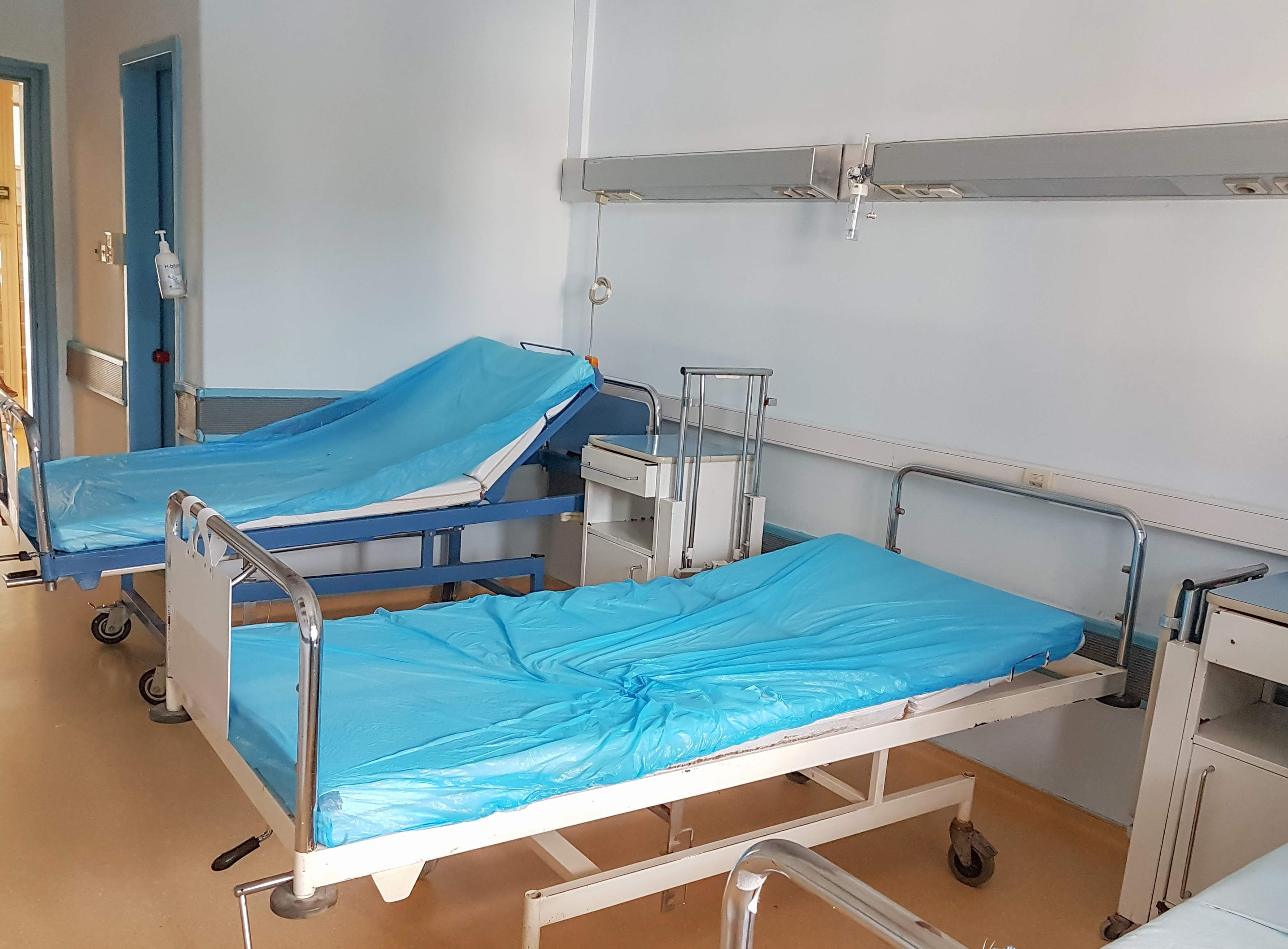 63% of Greeks View Public Health System Favorably